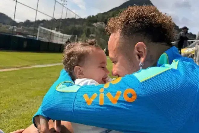 Neymar comemora 1º aniversário de filha antes de jogo