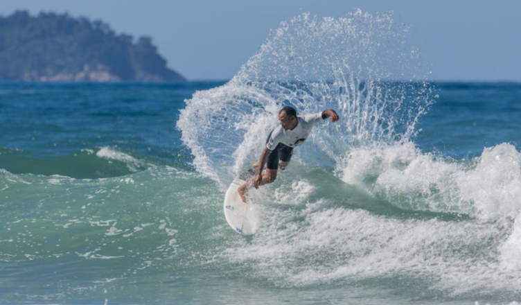 Surfistas de Ubatuba brilham em etapa do Surf Brasil
