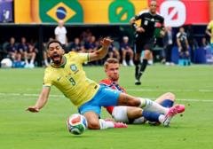 Brasil vai ao intervalo sem gols contra Noruega