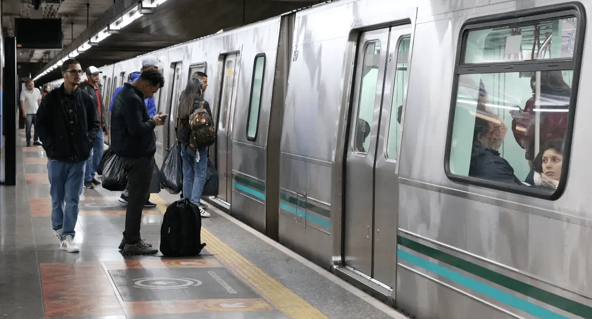 Metrô de São Paulo terá operação 24 horas