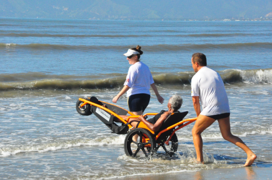 Caraguatatuba se destaca no programa Praia Acessível