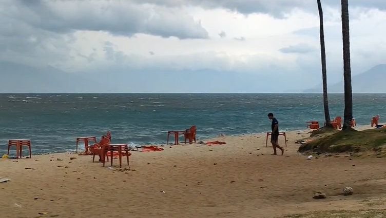 Vendaval paralisa balsa entre São Sebastião e Ilhabela