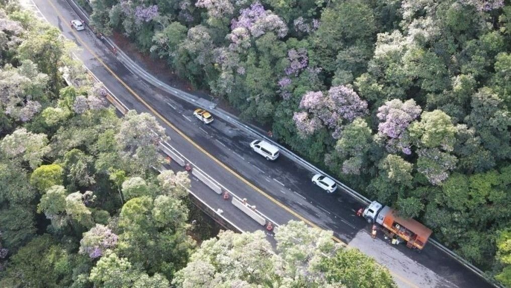 Trânsito moderado na Rodovia Mogi‑Bertioga nesta segunda