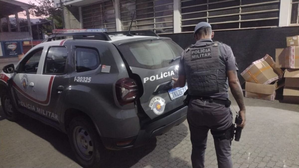 Homem é preso após ofender policiais em Caraguatatuba
