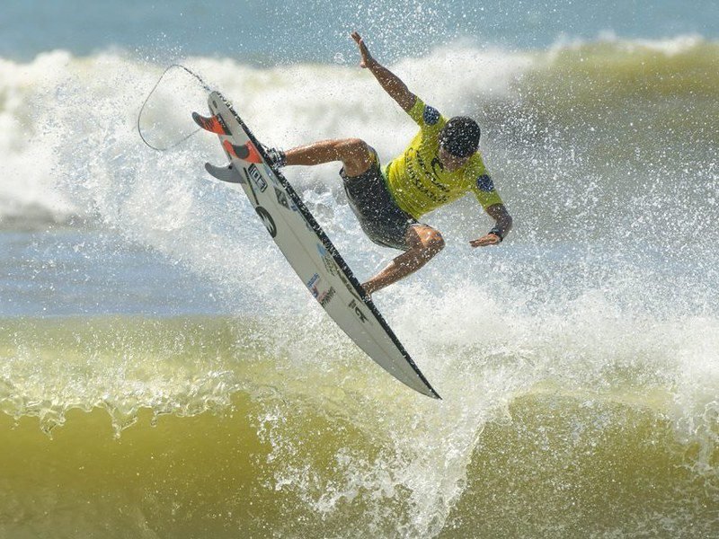 São Sebastião recebe etapa do Rip Curl GromSearch Brasil