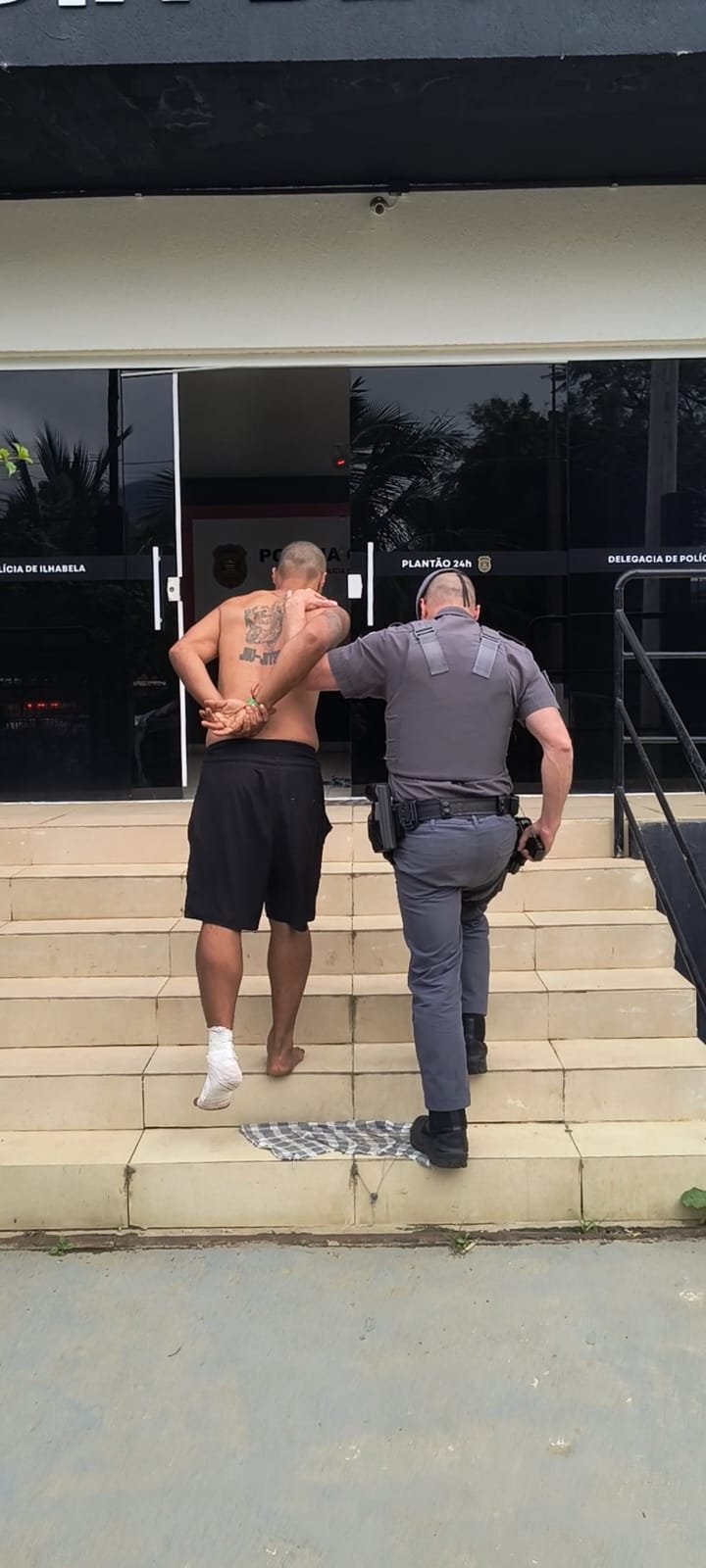 Polícia militar prende ladrão que fugiu ao mar