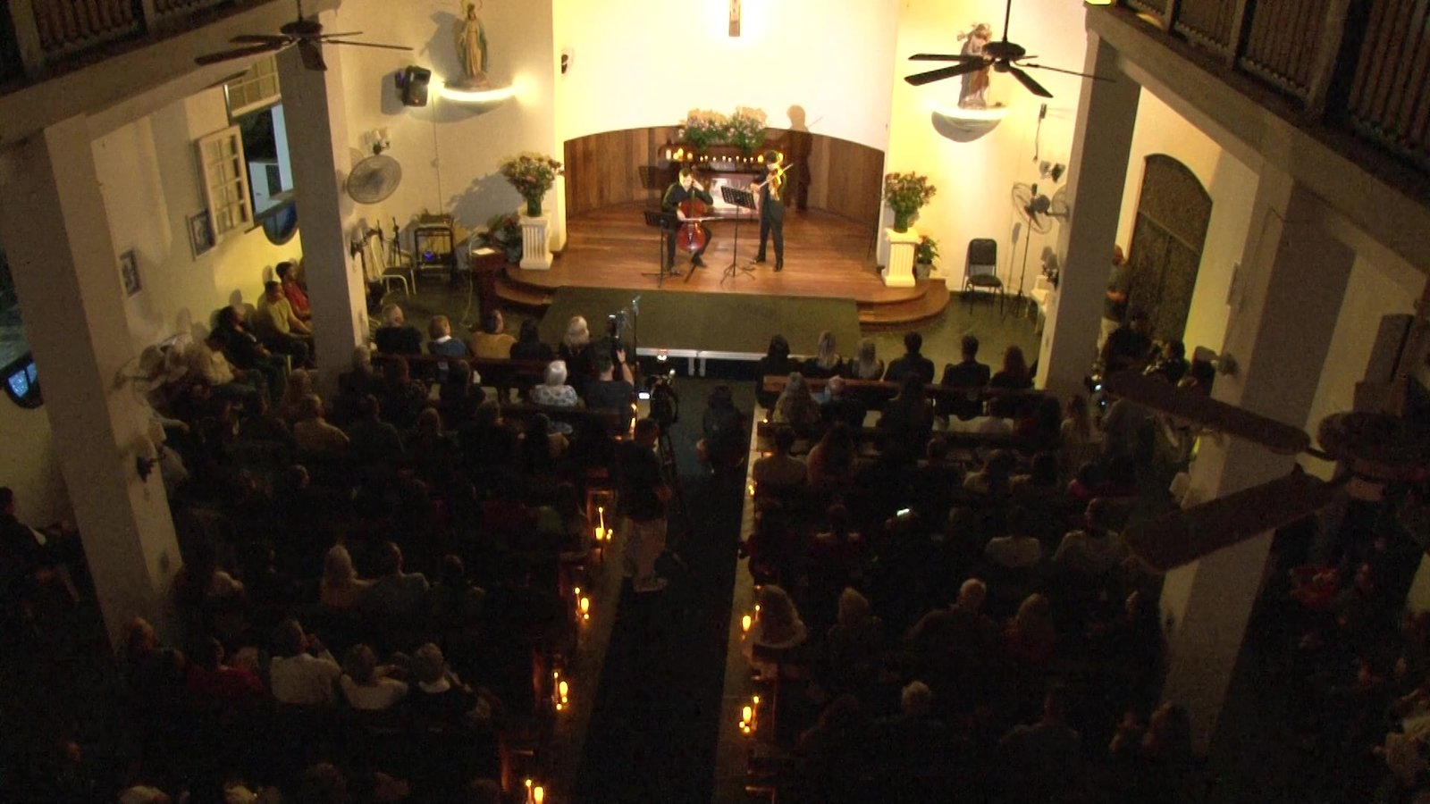 Concerto à vela une músicos de Bertioga e Áustria