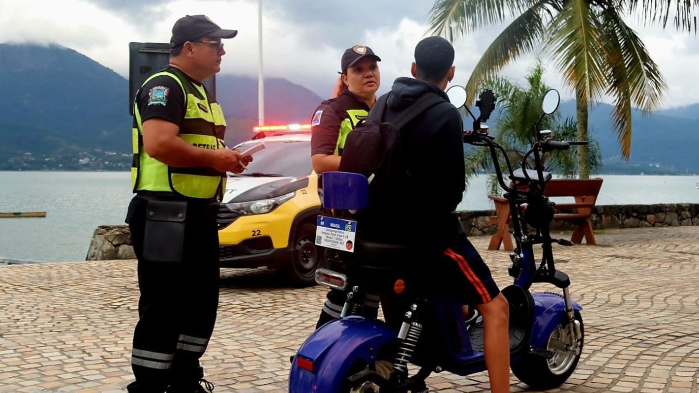 São Sebastião proíbe bicicletas elétricas nas calçadas, exige capacete