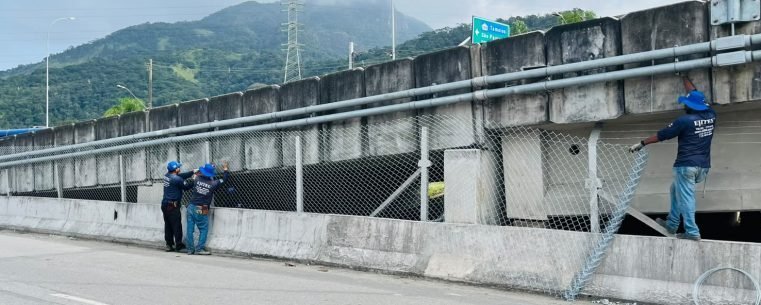 Caraguatatuba instala alambrado em viaduto da Presidente Campos Sales