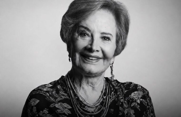 Considerada primeira dama da TV, Glória Menezes foi…