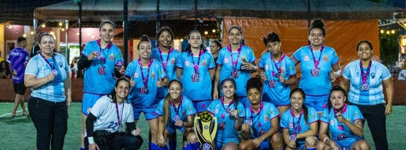 Futebol feminino de Caraguá conquista vice no torneio regional