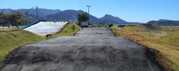 Prefeitura reforma pista de bicicross no Indaiá para melhorar