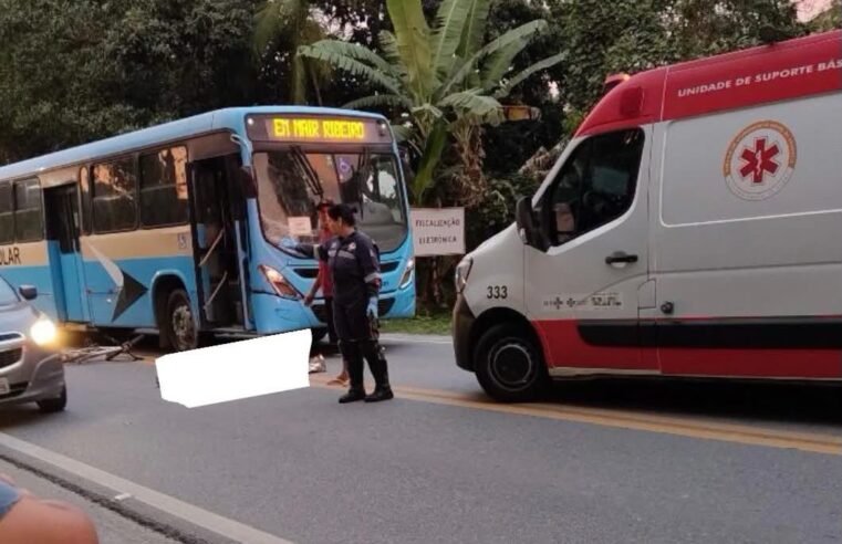 Ciclista morre após colidir com ônibus escolar em Juqueí