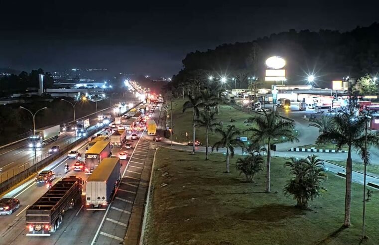 Obras e acidentes afetam trânsito em rodovias