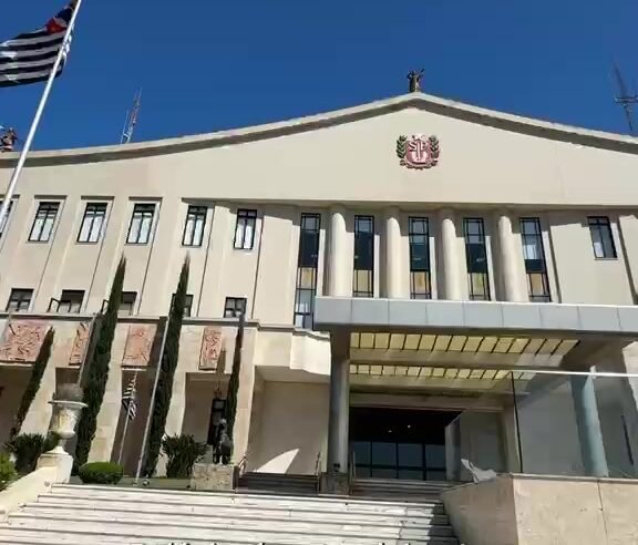 Ilhabela busca sistema de alerta contra enchentes e ventos