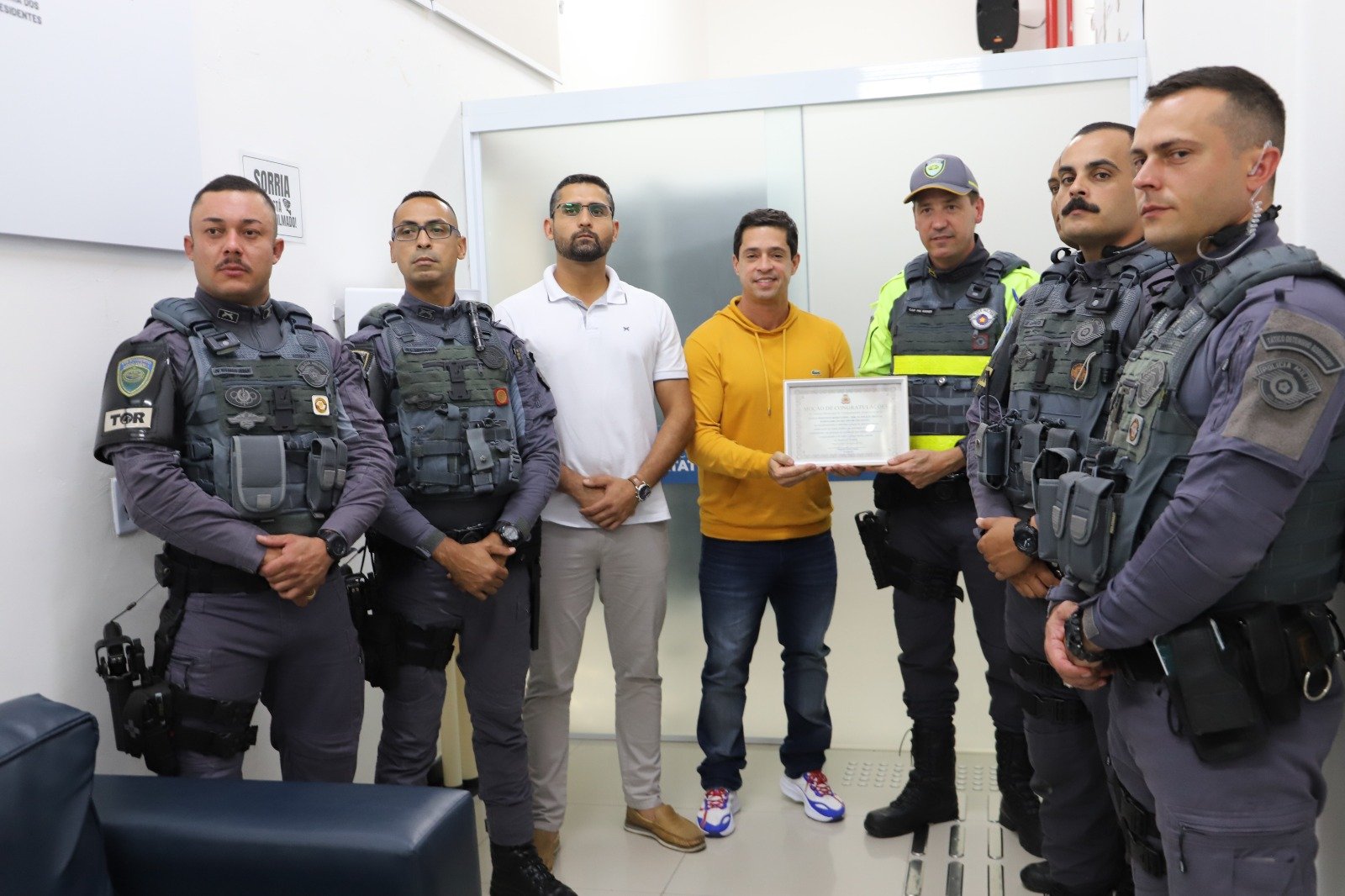 Câmara de Caraguá aprova projetos e homenagens em sessão