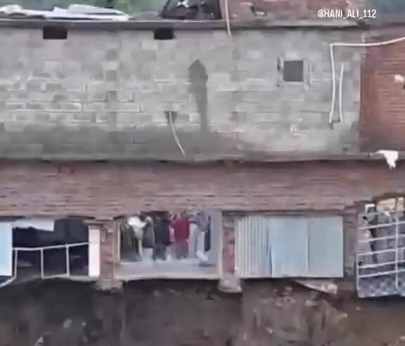 Enchente devastadora no Nepal deixa mais de 360 mortos e mais de 1.400 desaparec