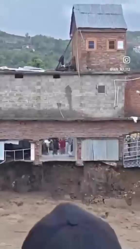 Enchente devastadora no Nepal deixa mais de 360 mortos e mais de 1.400 desaparec