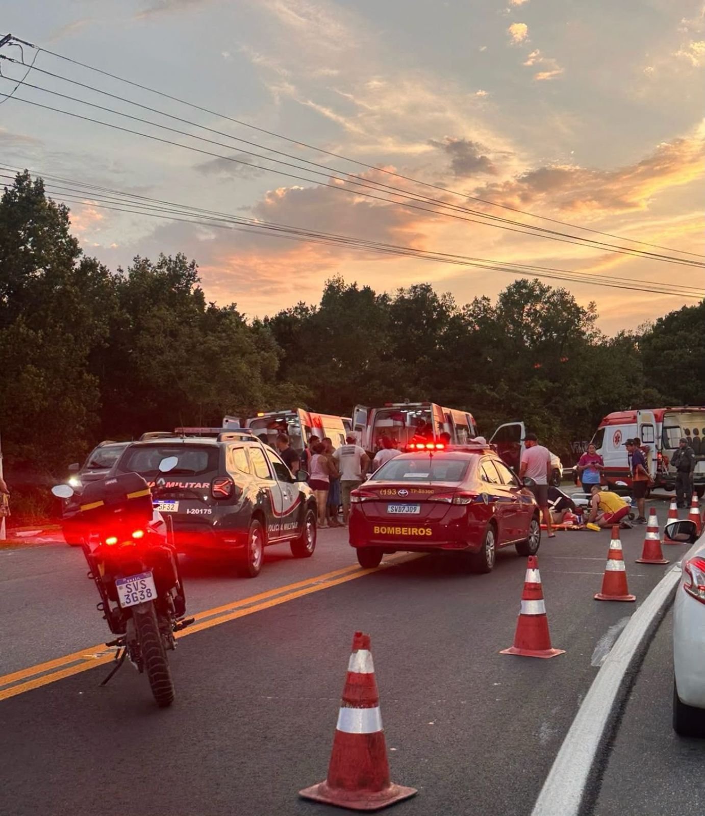 🚨 GRAVE ACIDENTE ENVOLVE CARRO E MOTO EM BORACEIA Um grave acidente envolvendo u
