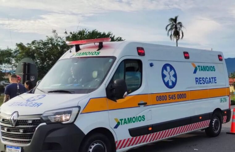 Acidente na Tamoios deixa quatro feridos e interrompe trânsito