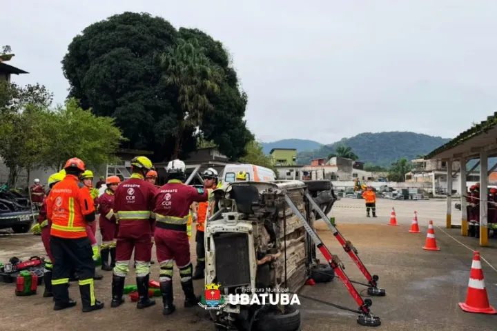 Defesa Civil de Ubatuba se capacita em resgate veicular