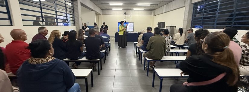 Moradores de Caraguatatuba recebem títulos de regularização