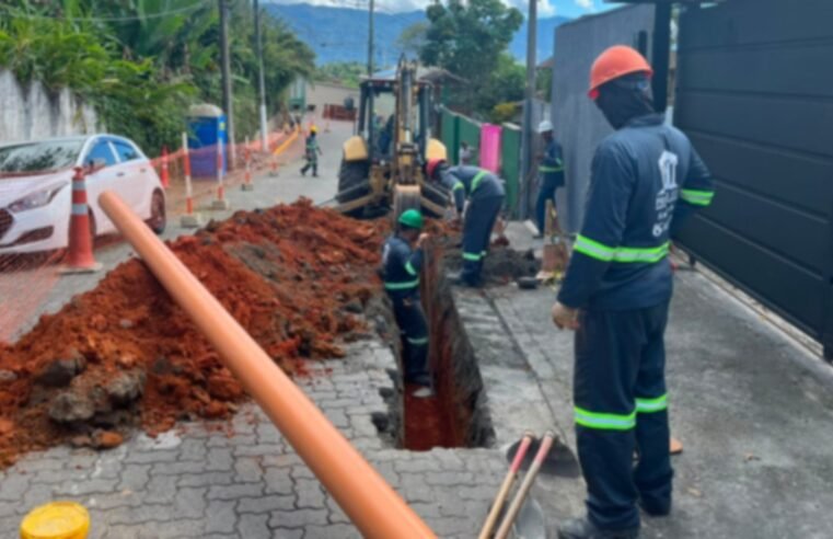 Obras de esgoto iniciam na Rua do Leandro
