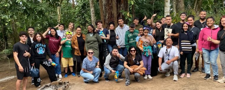 Estudantes visitam Viveiro Municipal em Caraguatatuba