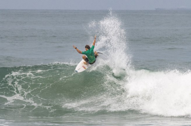 Maresias recebe competição de surfe com 168 atletas