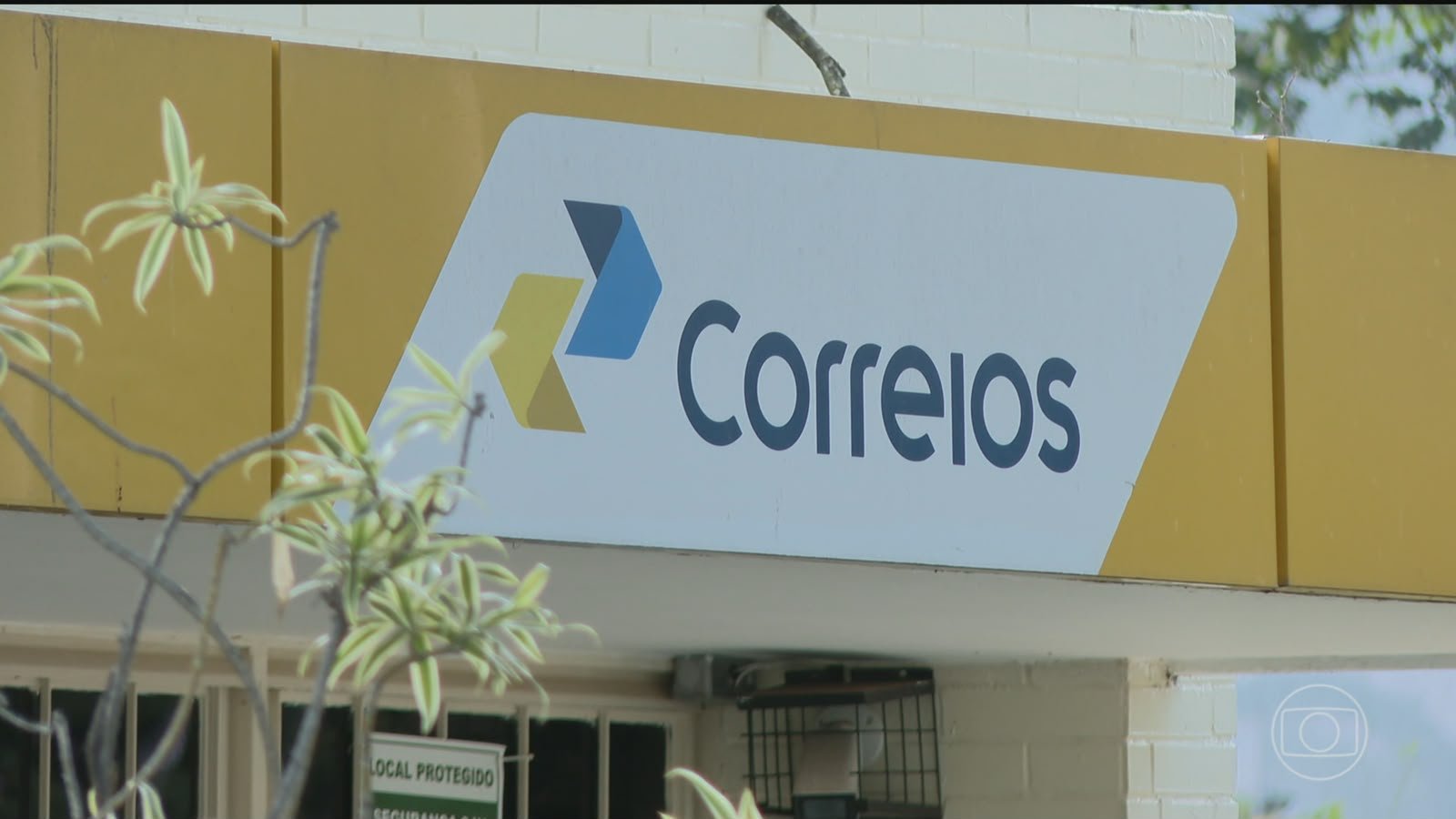 Trabalhadores dos Correios entram em greve em todo