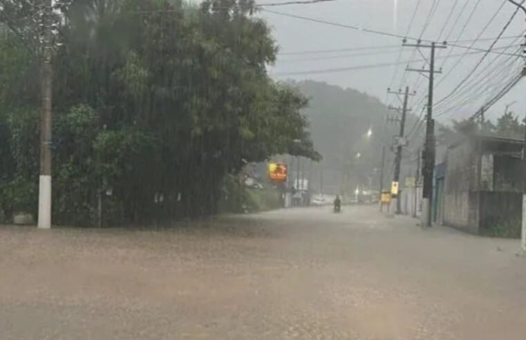 Defesa Civil renova alerta de chuva no Litoral Norte