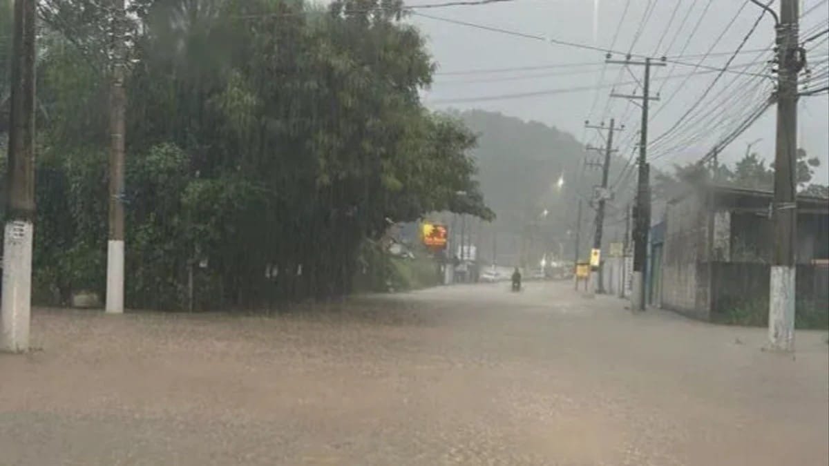 Defesa Civil renova alerta de chuva no Litoral Norte