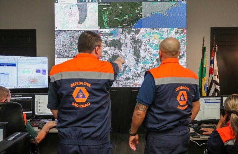 Defesa Civil renova alerta de chuvas fortes