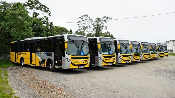 CARAGUATATUBA E UBATUBA AMANHECEM COM TRANSPORTE COLETIVO PARALISADO
