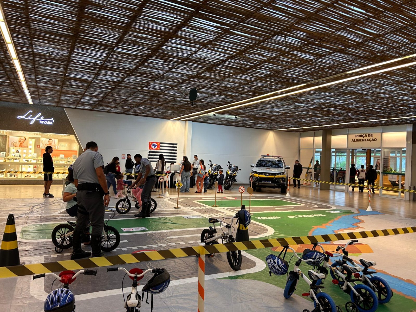 Serramar Shopping abre circuito de trânsito para crianças