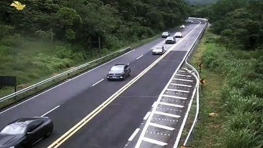 Trânsito segue fluindo na Rodovia Mogi-Bertioga