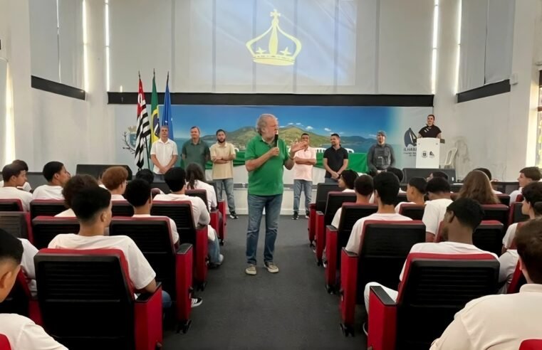 Ilhabela cria serviço militar voluntário para jovens