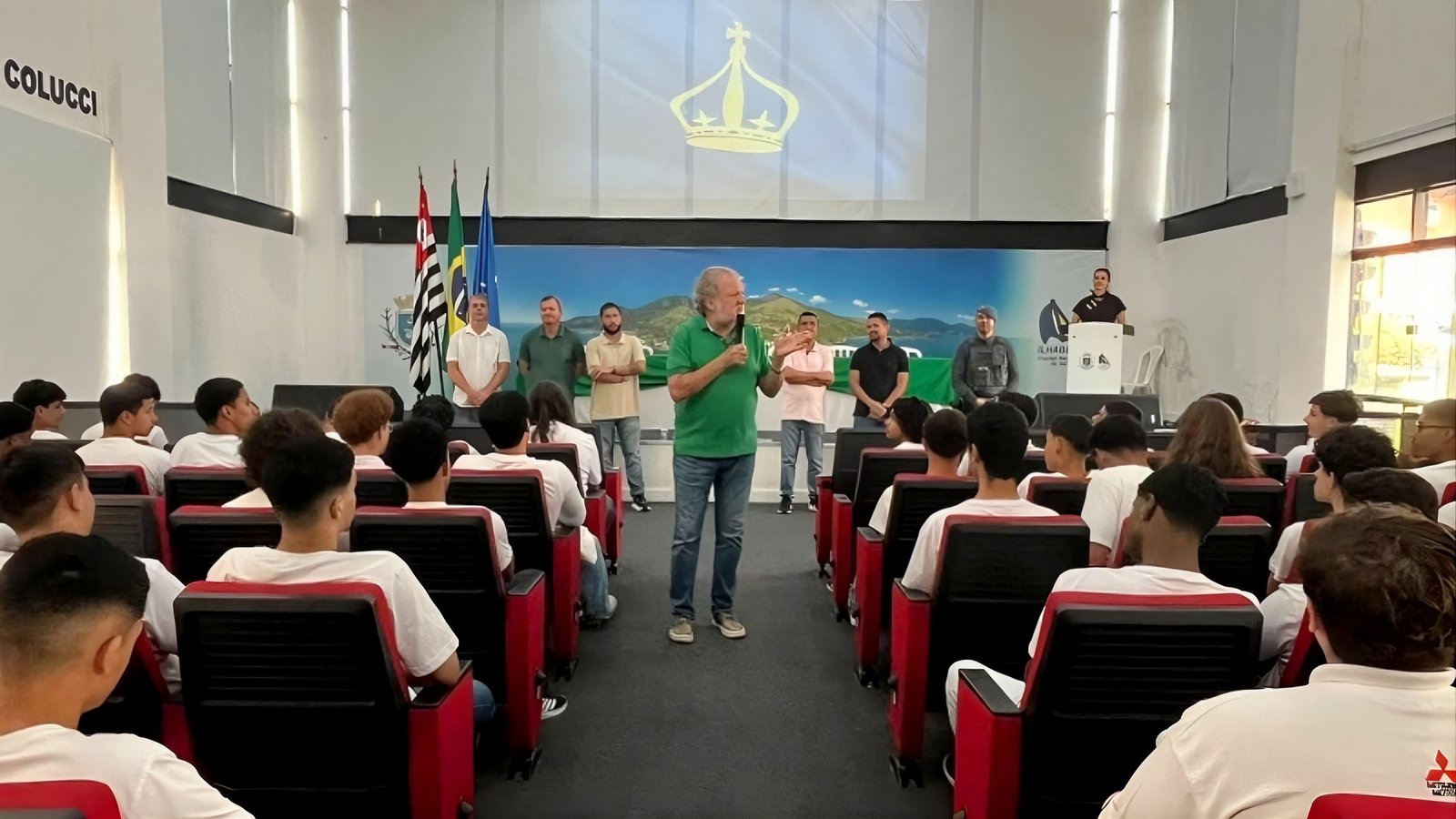 Ilhabela cria serviço militar voluntário para jovens