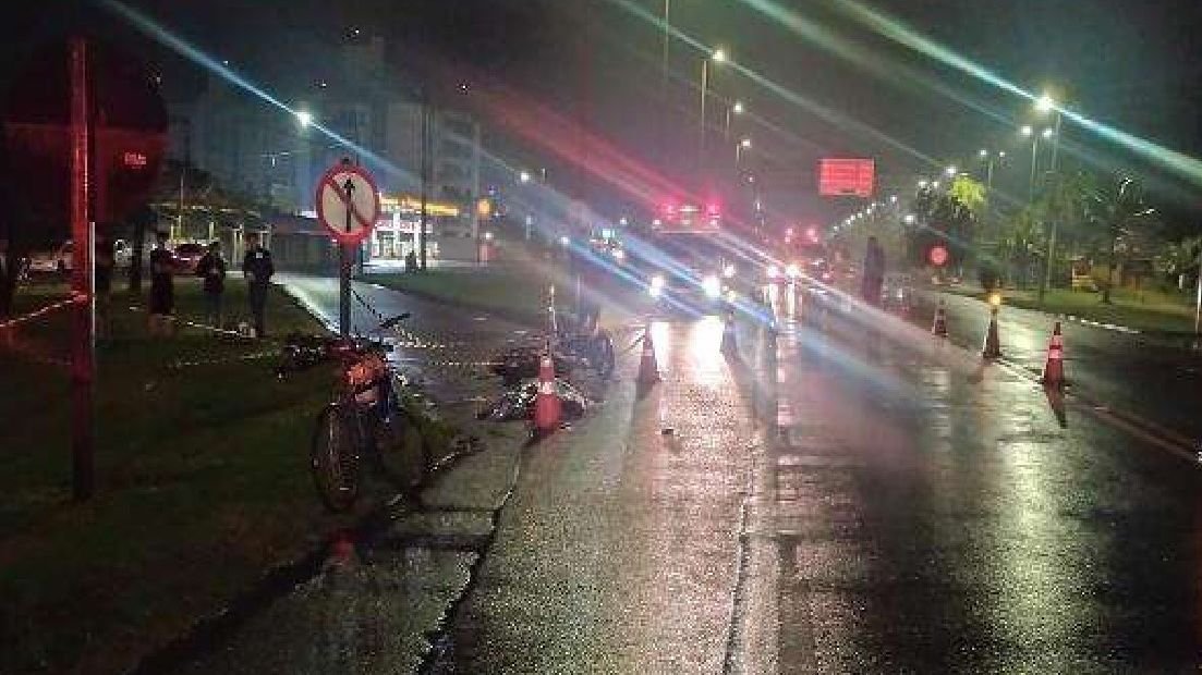 Colisão de motos mata motorista em Caraguatatuba