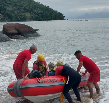 Bombeiros socorrem turista argentina na trilha de Ubatuba