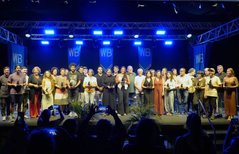 Salão de artes premia 22 obras e abre exposição