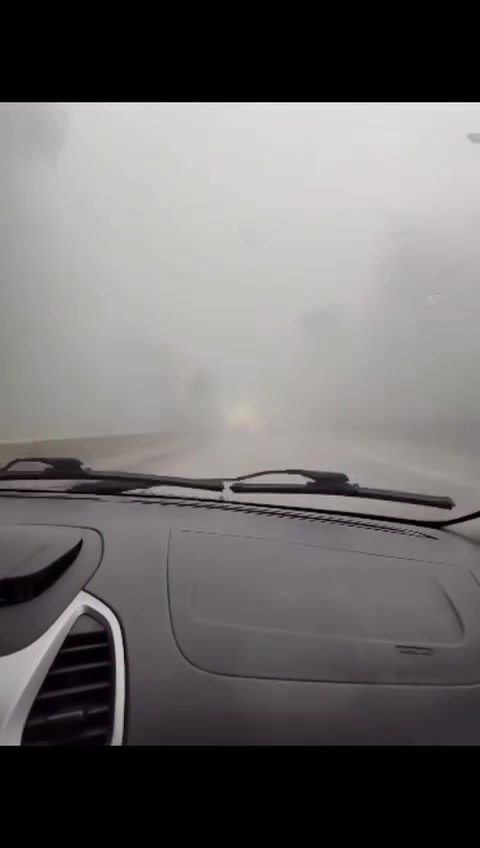 Chuva e neblina deixam Rodovia dos Tamoios escorregadia