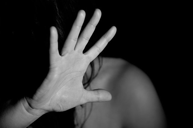 Jovem de 17 anos é morta a facadas