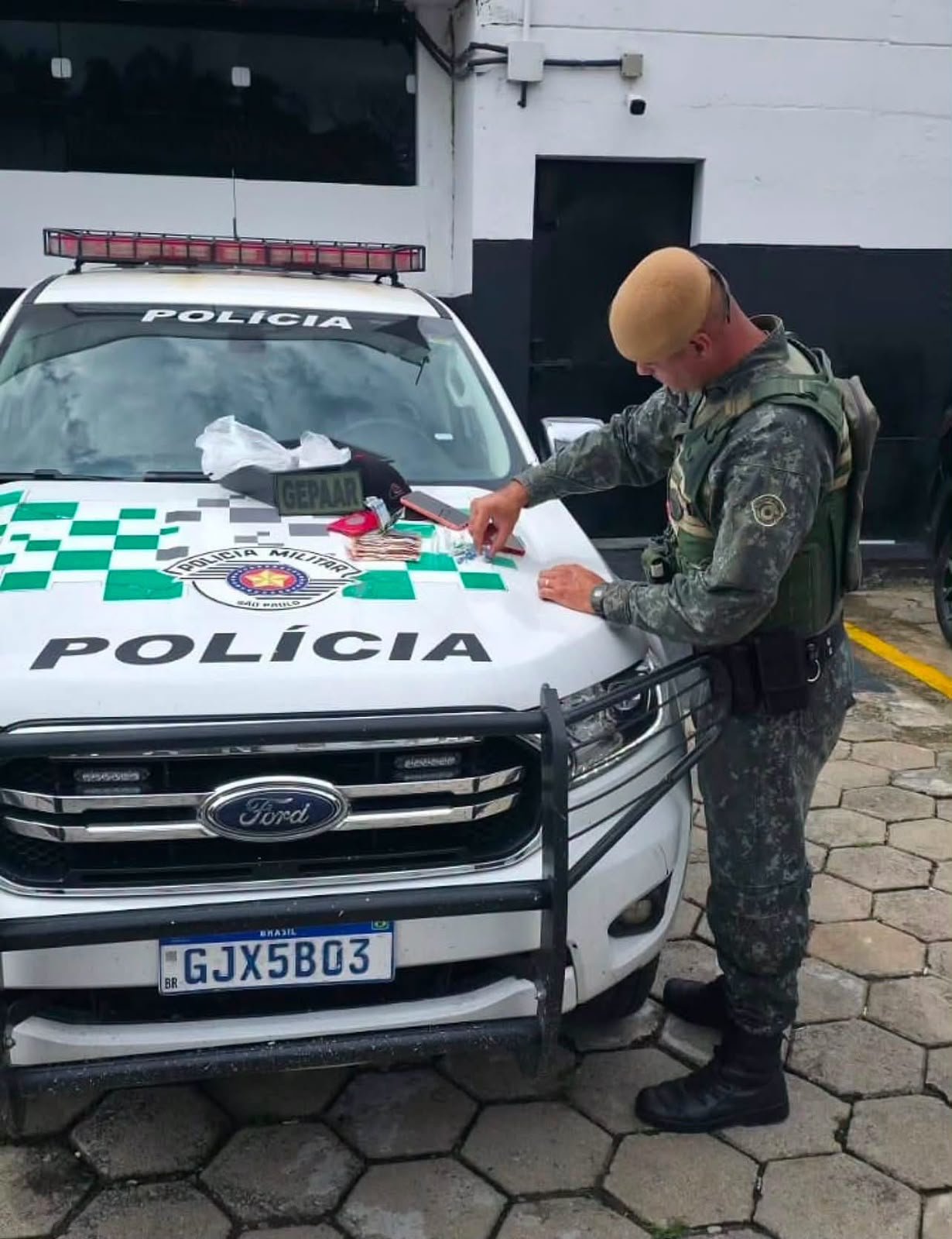 Casal preso por tráfico de drogas em São Sebastião