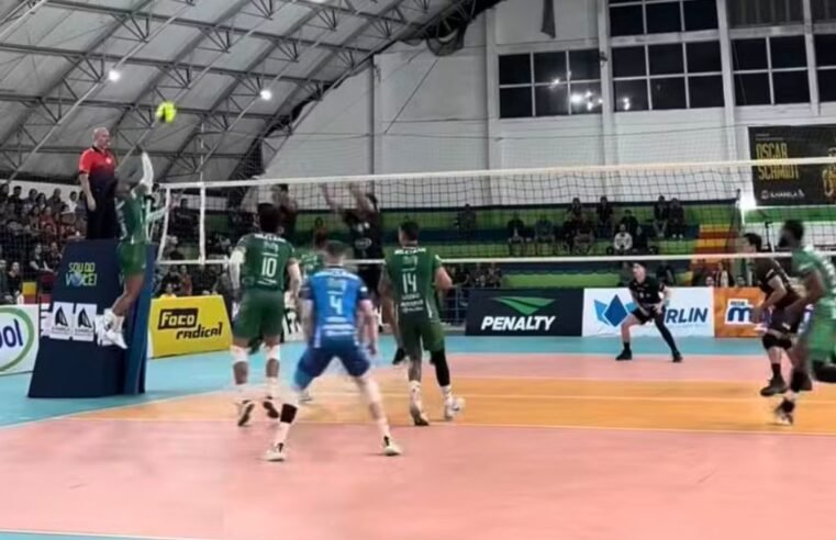 Ilhabela conquista primeira vitória no Paulista masculino