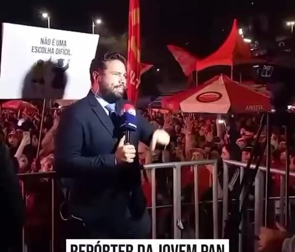 Jornalista da Jovem Pan é hostilizado em ato em Pinheiros