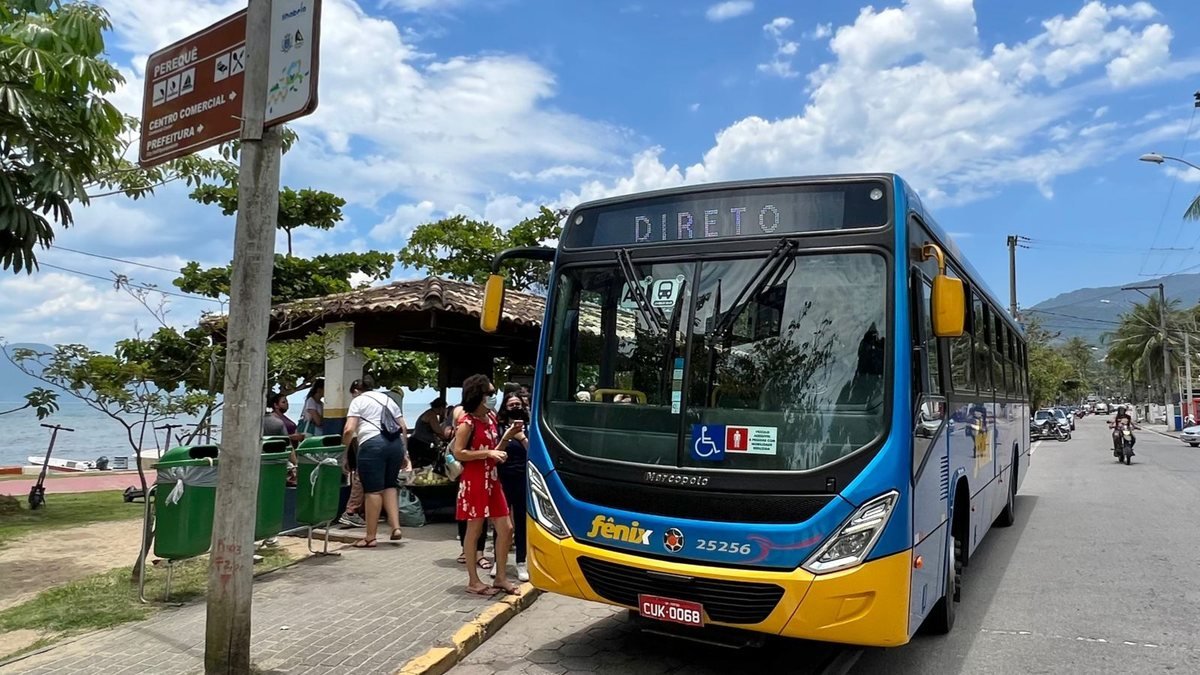 Ilhabela corta tarifa de ônibus para R$2,50