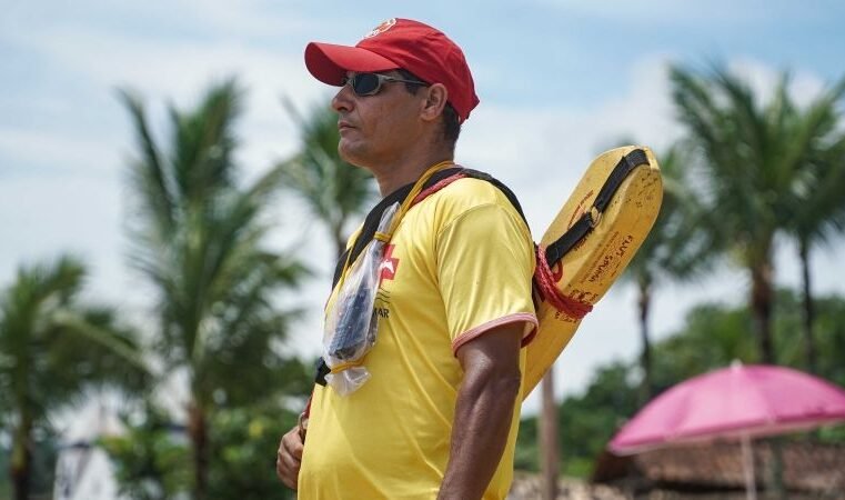 Ilhabela prorroga inscrições para seleção de 20 guardas-vida temporários