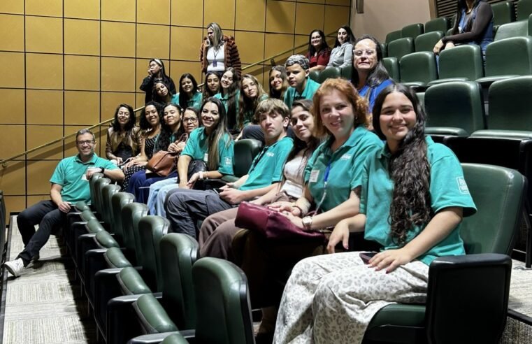 Parlamento Jovem de São Sebastião conhece funcionamento da Assembleia