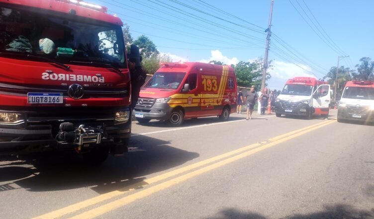 Motociclista fica gravemente ferida em acidente na Rio‑Santos